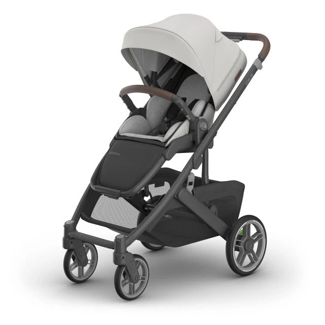 UPPAbaby Cruz V3 full-size stroller with light grey canopy